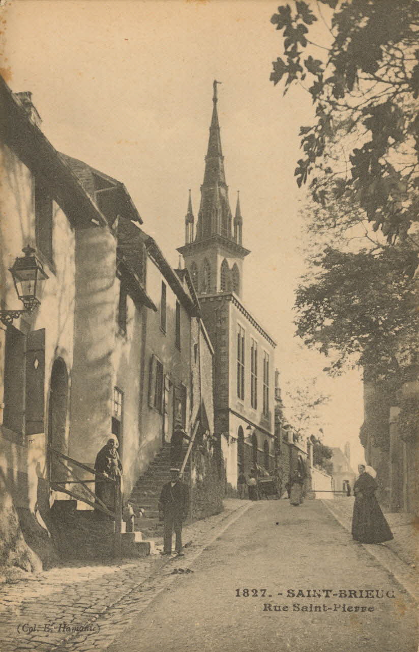carte postale RUE SAINT PIERRE Côtes-d'Armor 1912 014006 Photo
