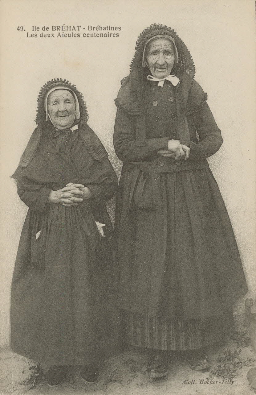 carte postale LES DEUX AIEULES CENTENAIRES Côtes-d'Armor 1903-1950 014039 Photo