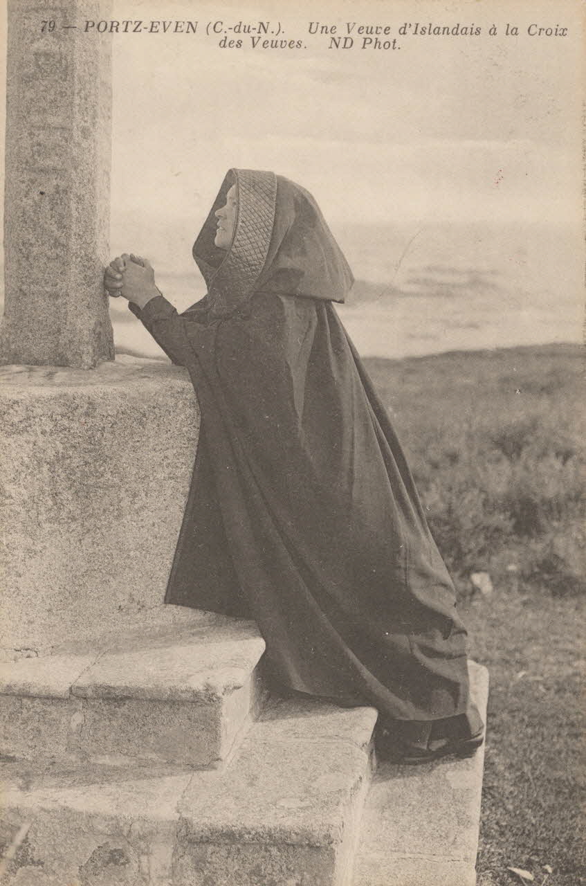 carte postale UNE VEUVE D'ISLANDAIS Côtes-d'Armor 1903-1950 014131 Photo