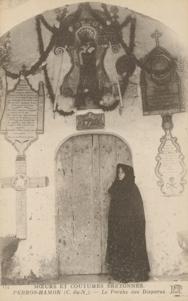 carte postale LE PORCHE DES DISPARUS 1903-1950 014146 Photo