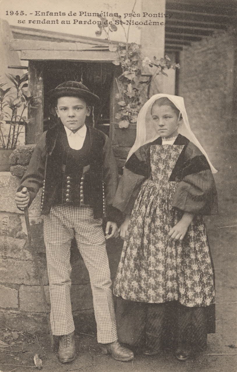 carte postale ENFANTS DE PLUMELIAN Côtes-d'Armor 1903-1950 014197 Photo