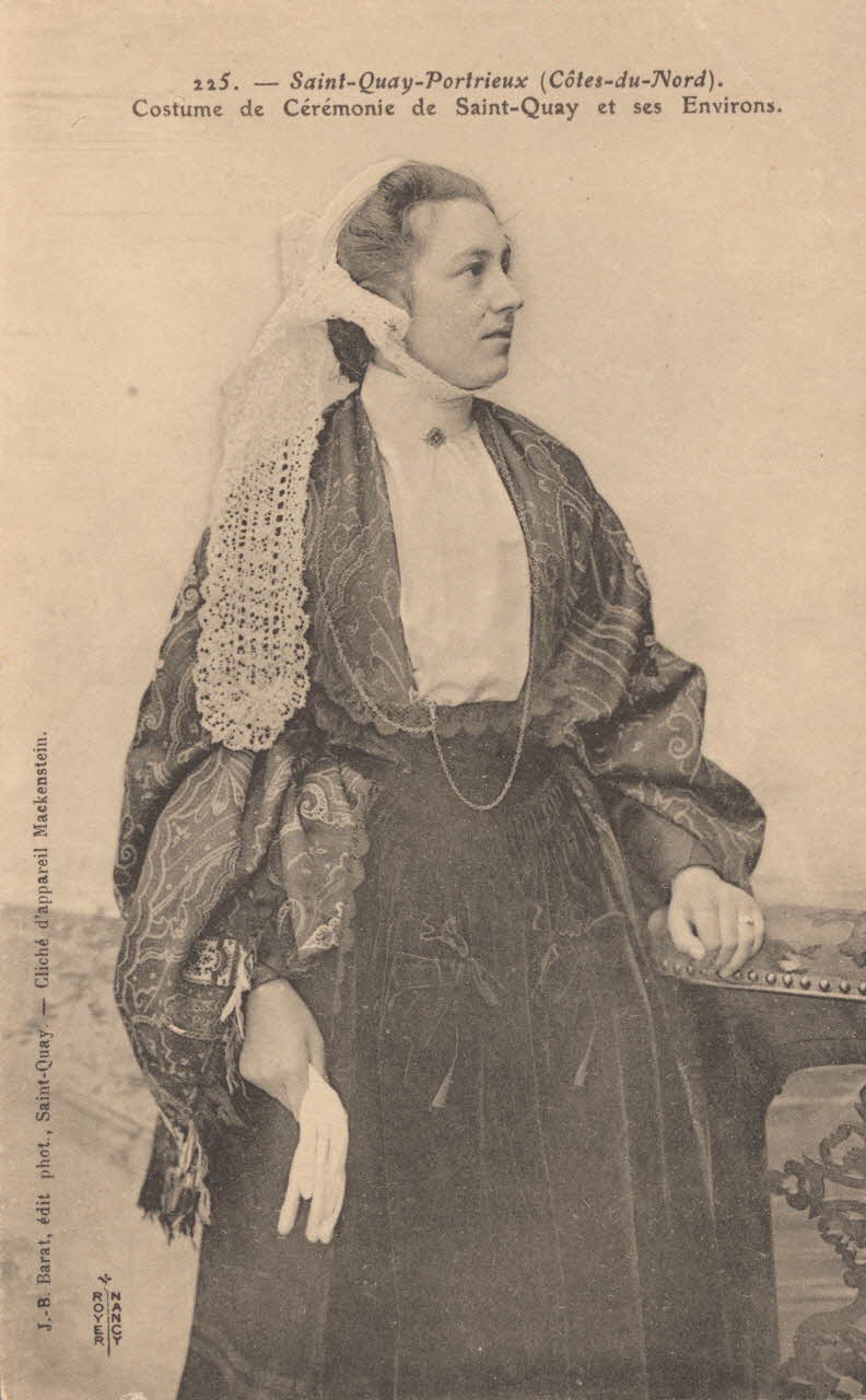 carte postale COSTUME DE CEREMONIE DE SAINT-QUAY Côtes-d'Armor 1903-1950 014198 Photo