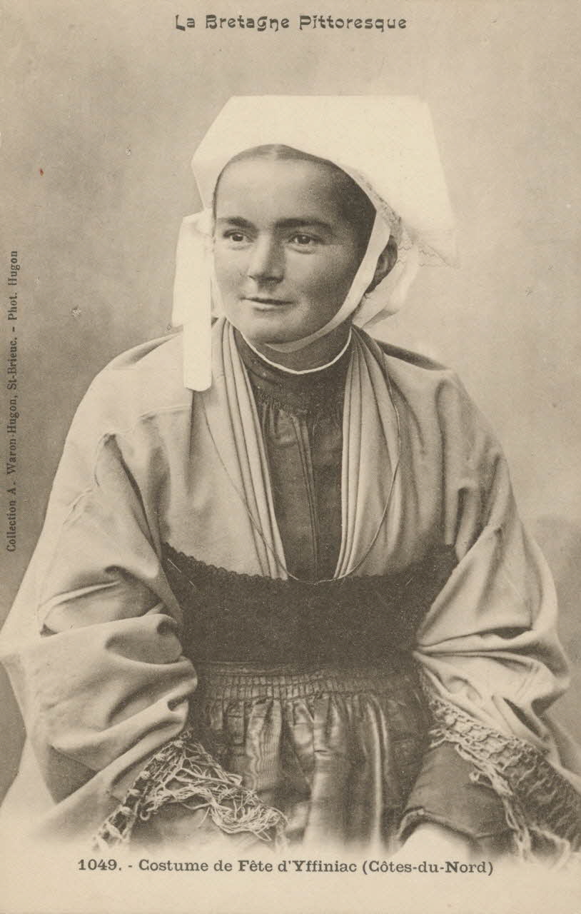 carte postale COSTUME DE FETE D'YFFINIAC Côtes-d'Armor 1903 014206 Photo