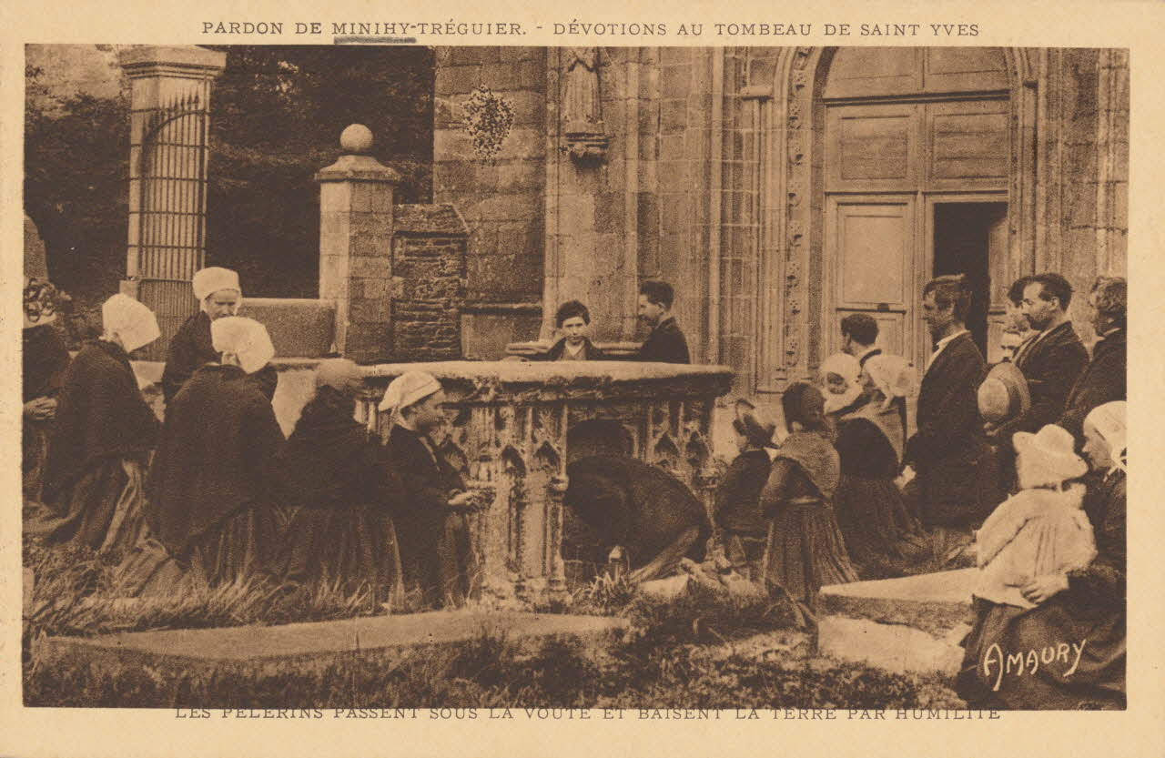 carte postale DEVOTIONS AU TOMBEAU DE ST YVES Côtes-d'Armor 1903-1920 014246 Photo