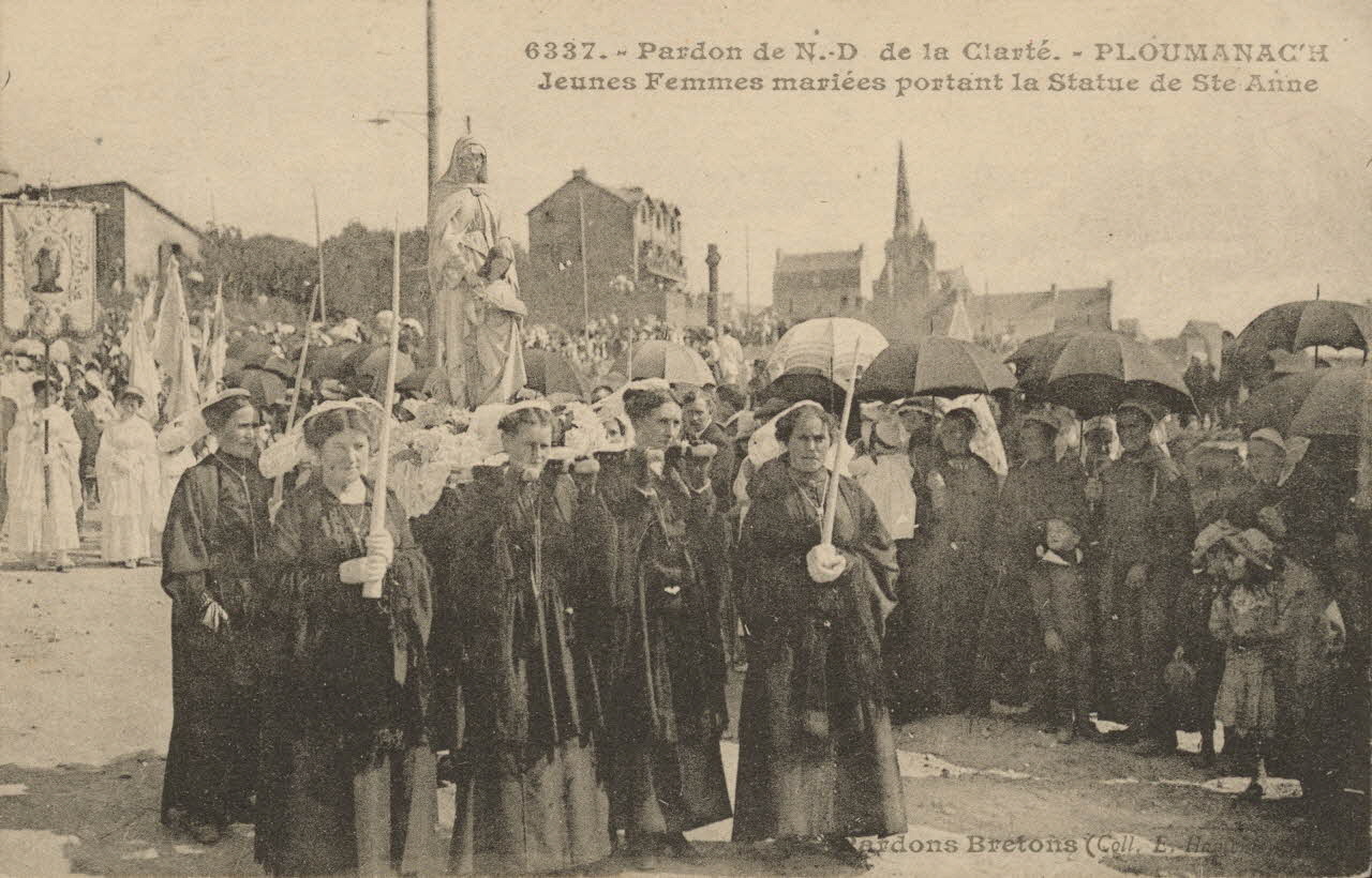 carte postale JEUNES FEMMES MARIEES Côtes-d'Armor 1903-1920 014272 Photo