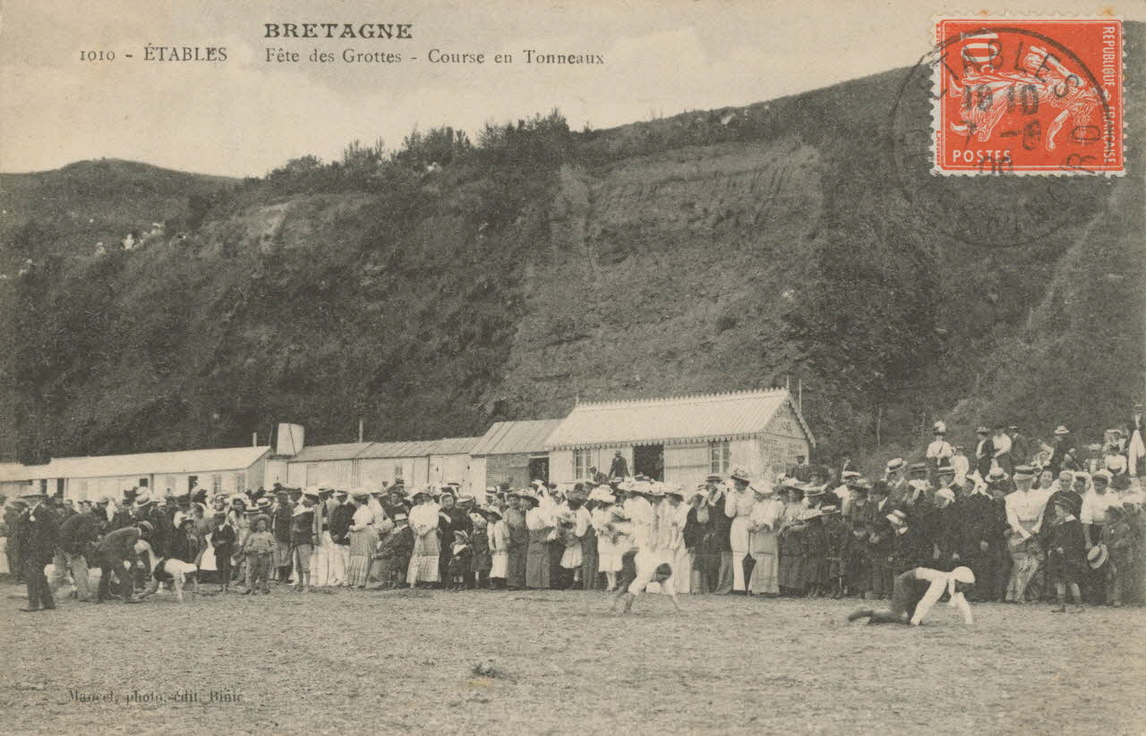 carte postale FETE DES GROTTES, COURSE TONNEAUX Côtes-d'Armor 1909 014319 Photo