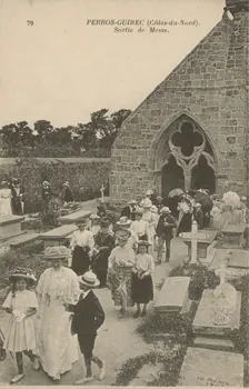 carte postale SORTIE DE MESSE Côtes-d'Armor 1903-1920 014332 Photo