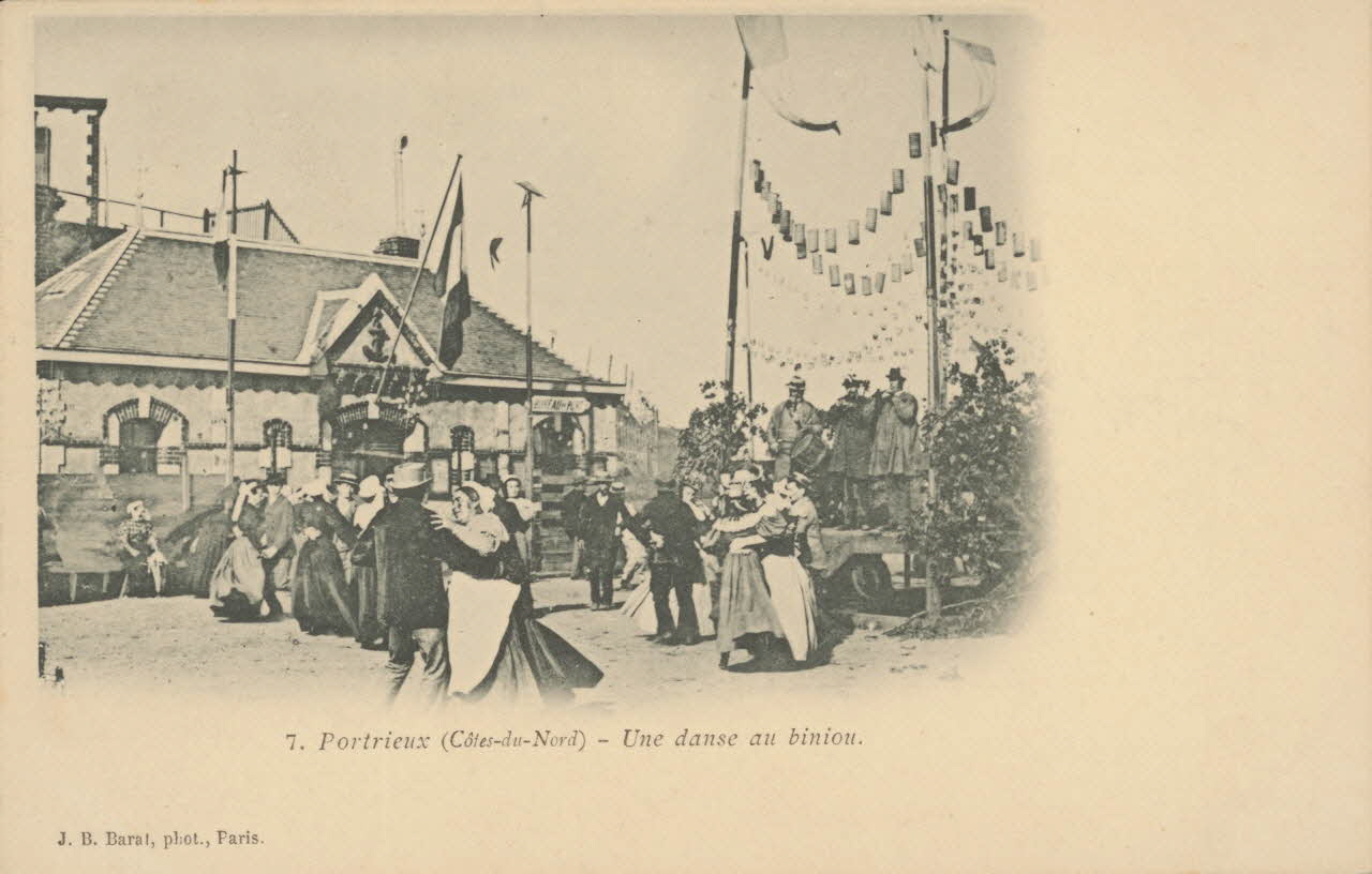 carte postale UNE DANSE AU BINIOU Côtes-d'Armor 1903 014337 Photo