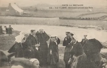 carte postale BRETONNES JOUANT AUX NOIX Côtes-d'Armor 1903-1920 014396  Photo