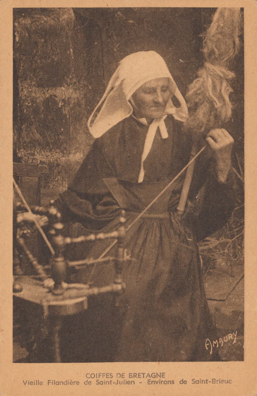 carte postale VIEILLE FILANDIERE Côtes-d'Armor 1903-1950 014408 Photo