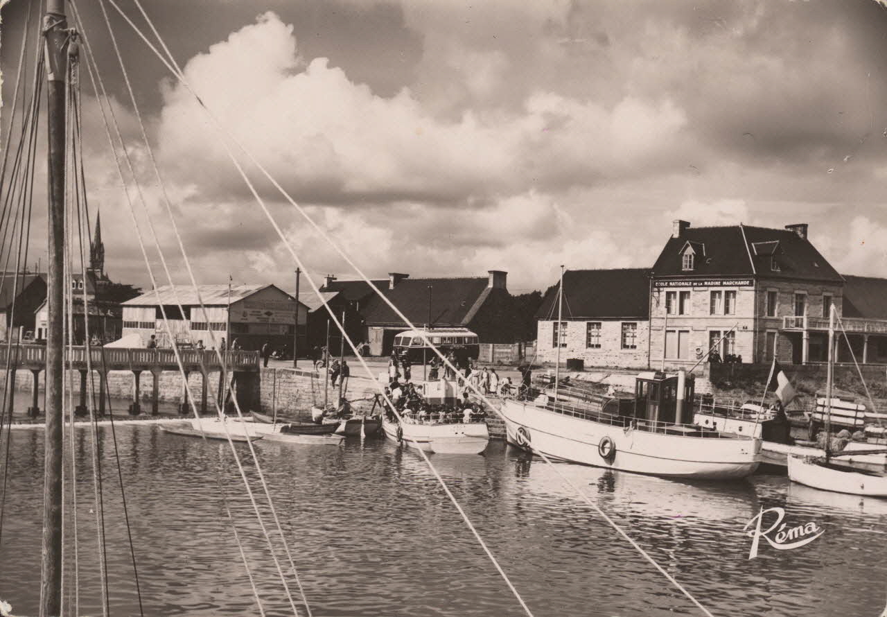 carte postale L'ECOLE DE LA MARINE MARCHANDE Côtes-d'Armor 1950 014790 Photo