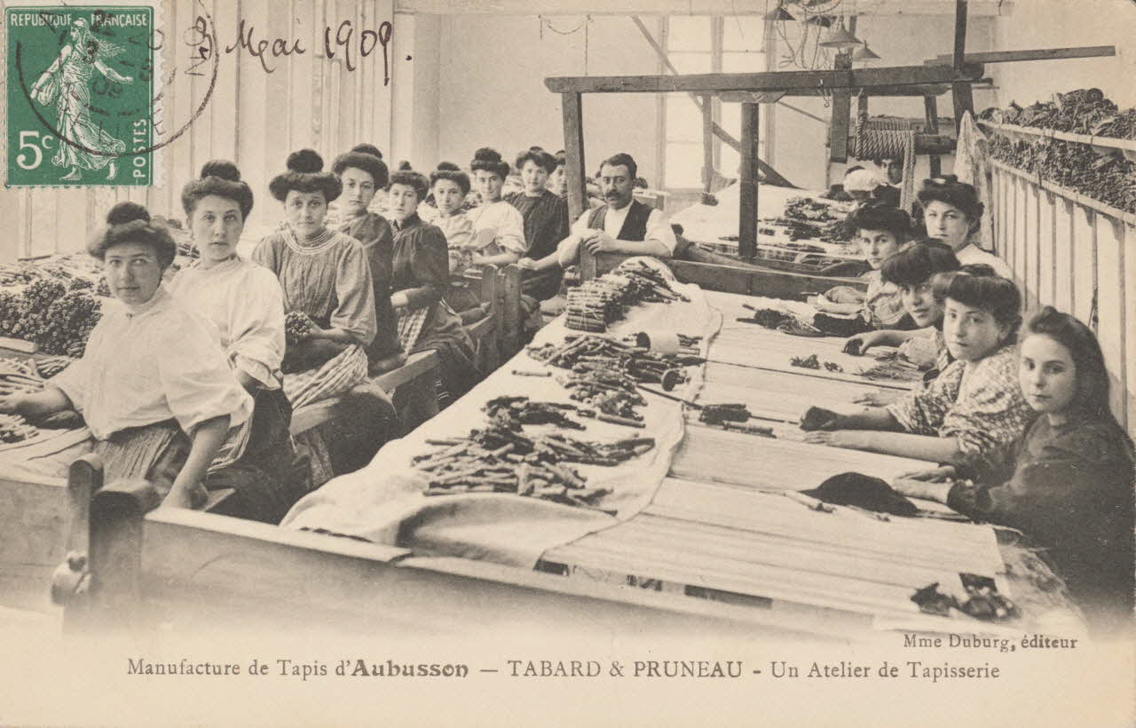 carte postale UN ATELIER DE TAPISSERIE Creuse 1909 015129 Photo
