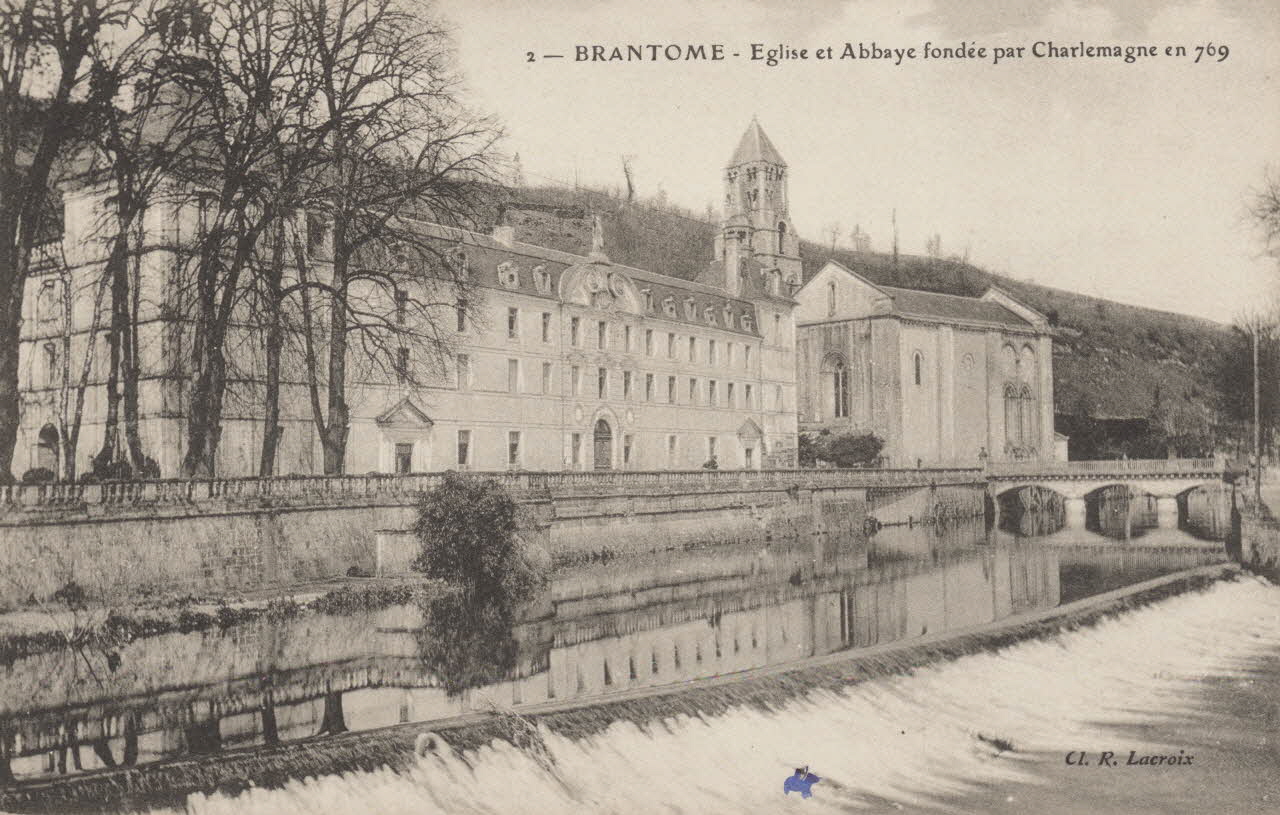 carte postale EGLISE ET ABBAYE FONDEE PAR CHARLEMAGNE EN 769 Dordogne 1903-1920 015196 Photo
