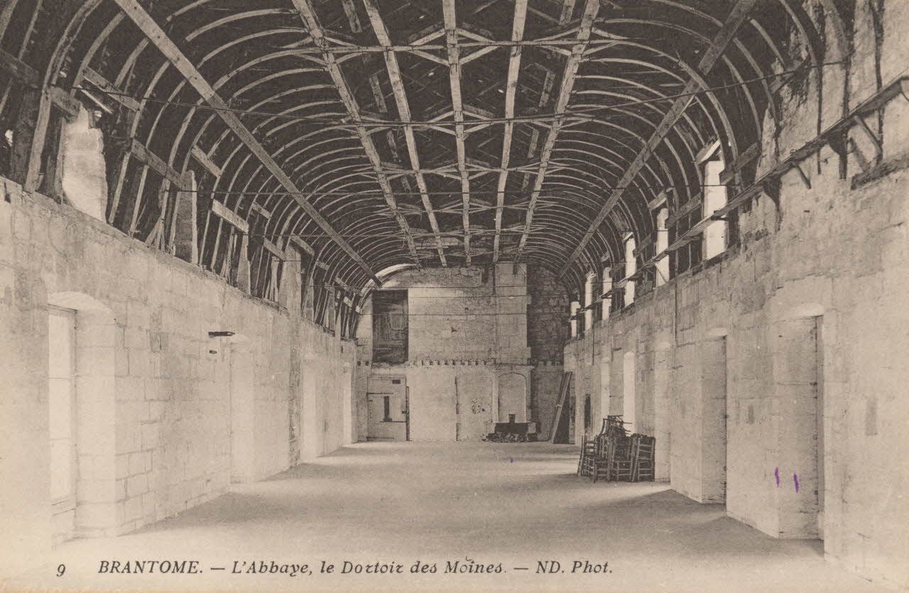 carte postale L'ABBAYE, LE DORTOIR DES MOINES Dordogne 1903-1920 015208 Photo