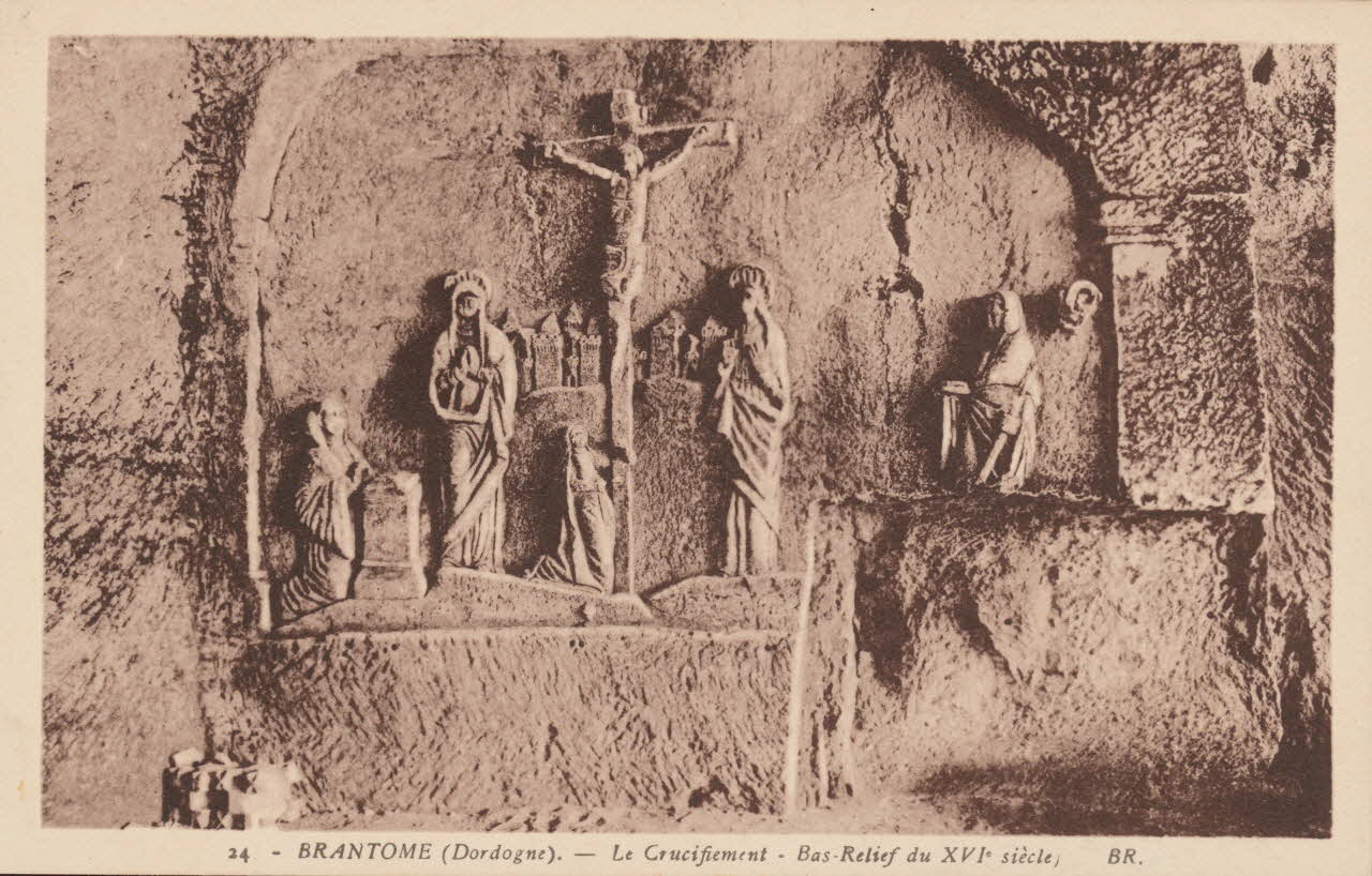 carte postale LE CRUCIFIEMENT ; BAS-RELIEF DU XVIe SIECLE Dordogne 1903-1920 015211 Photo