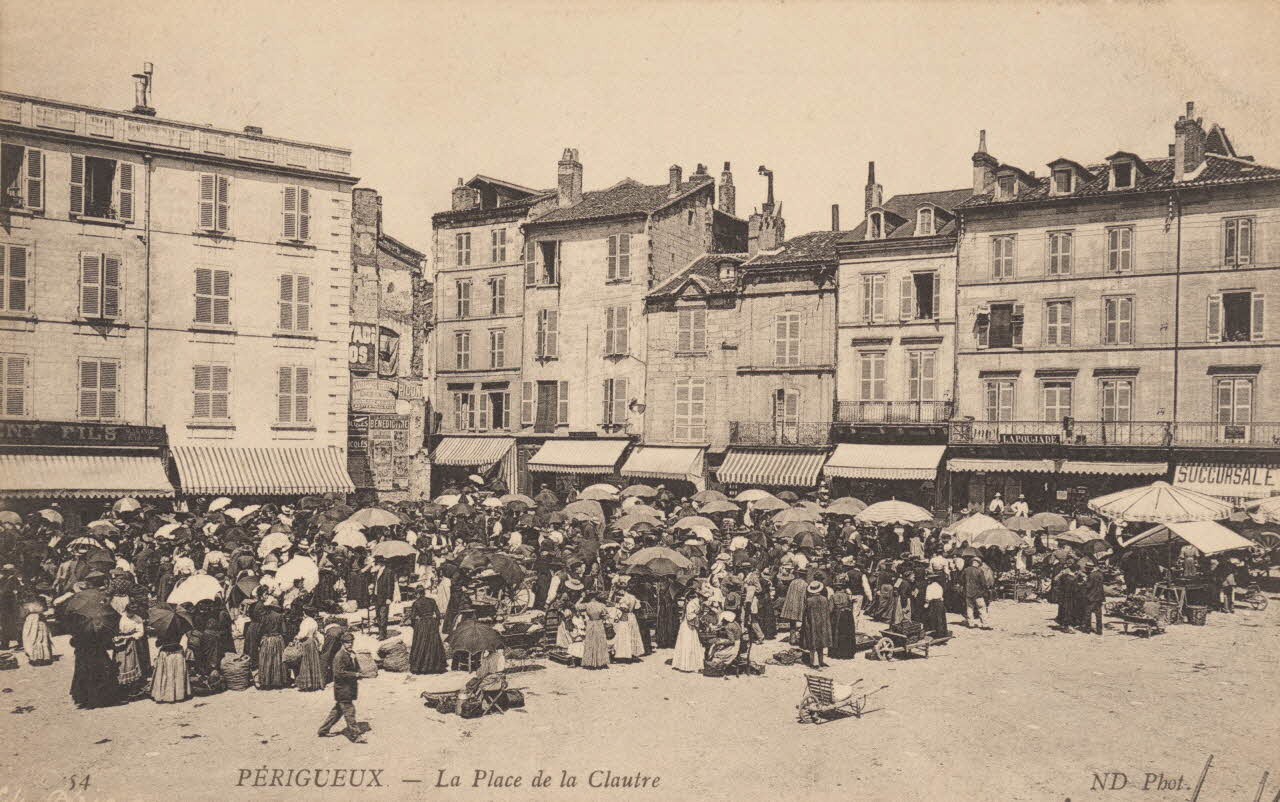 carte postale LA PLACE DE LA CLAUTRE Dordogne 1903-1920 015338 Photo