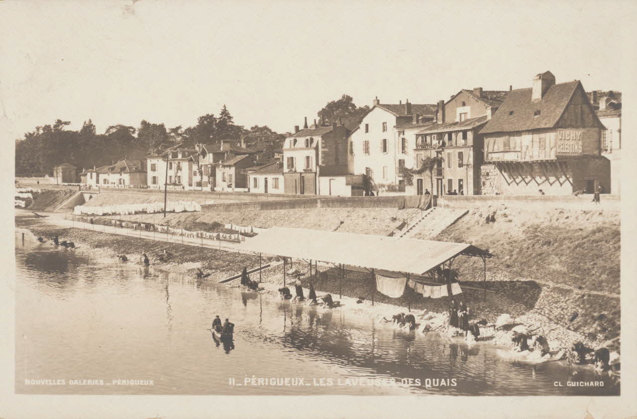 carte postale LES LAVEUSES DES QUAIS Dordogne 1903-1950 015361 Photo