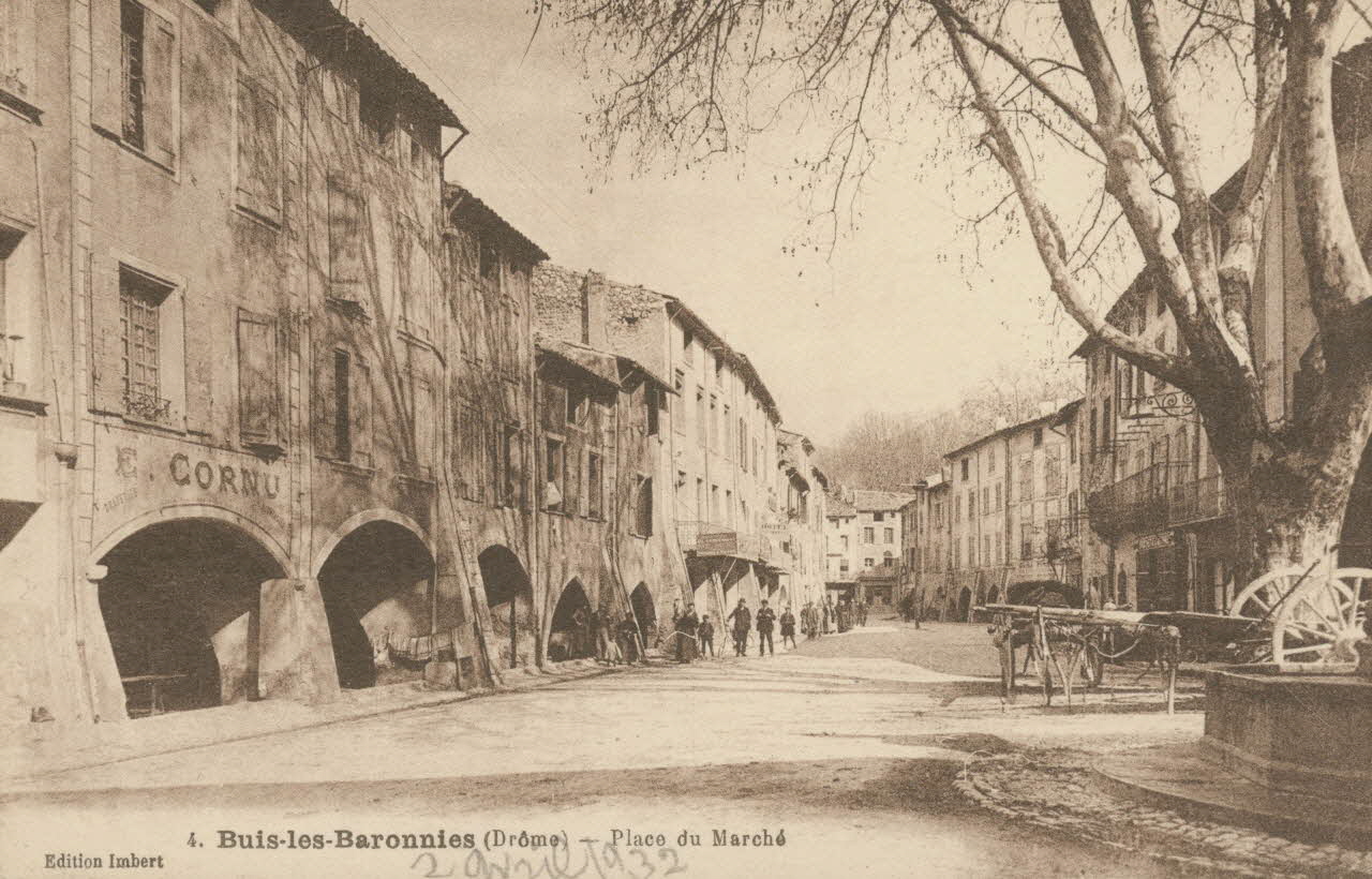 carte postale LA PLACE DU MARCHE Drôme 1932 015996  Photo