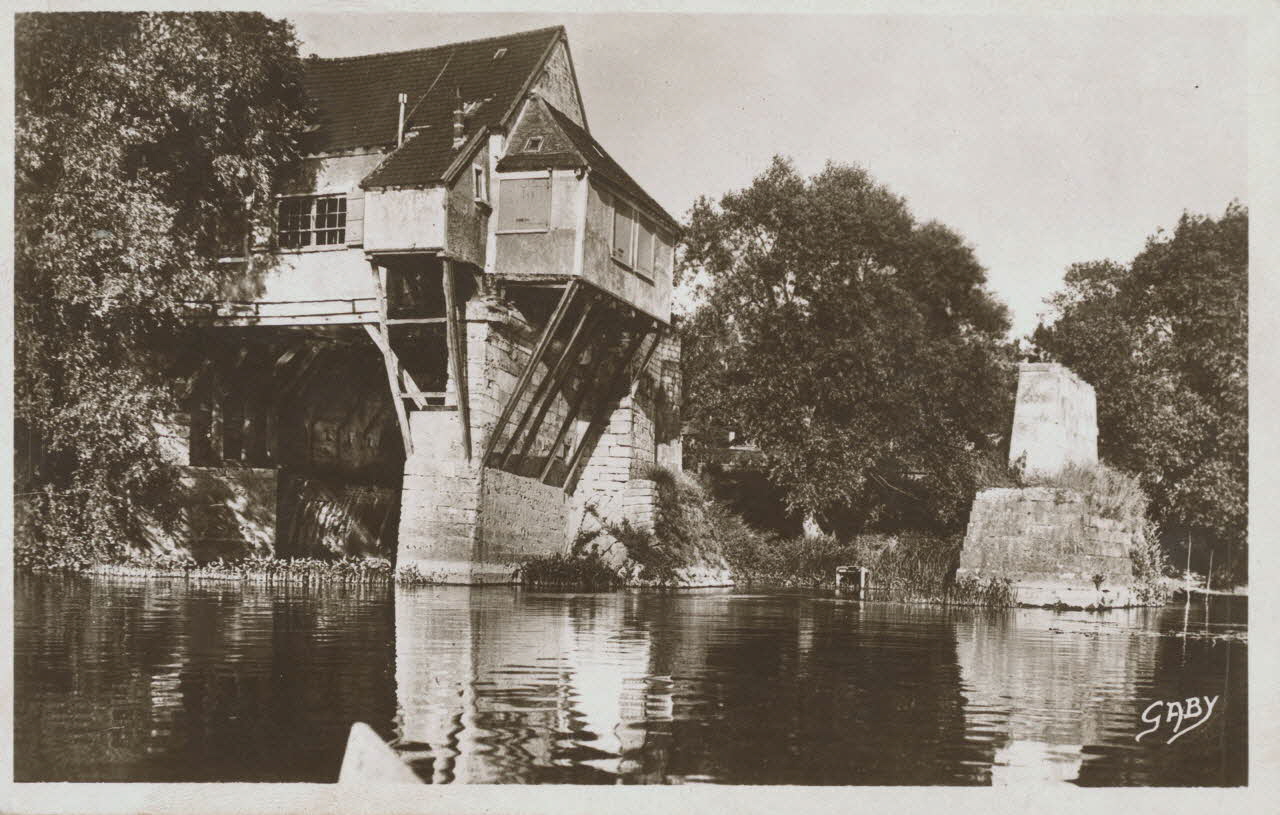 carte postale VERNON-VIEUX MOULIN ET LA SEINE Eure 1921-1950 016330 Photo