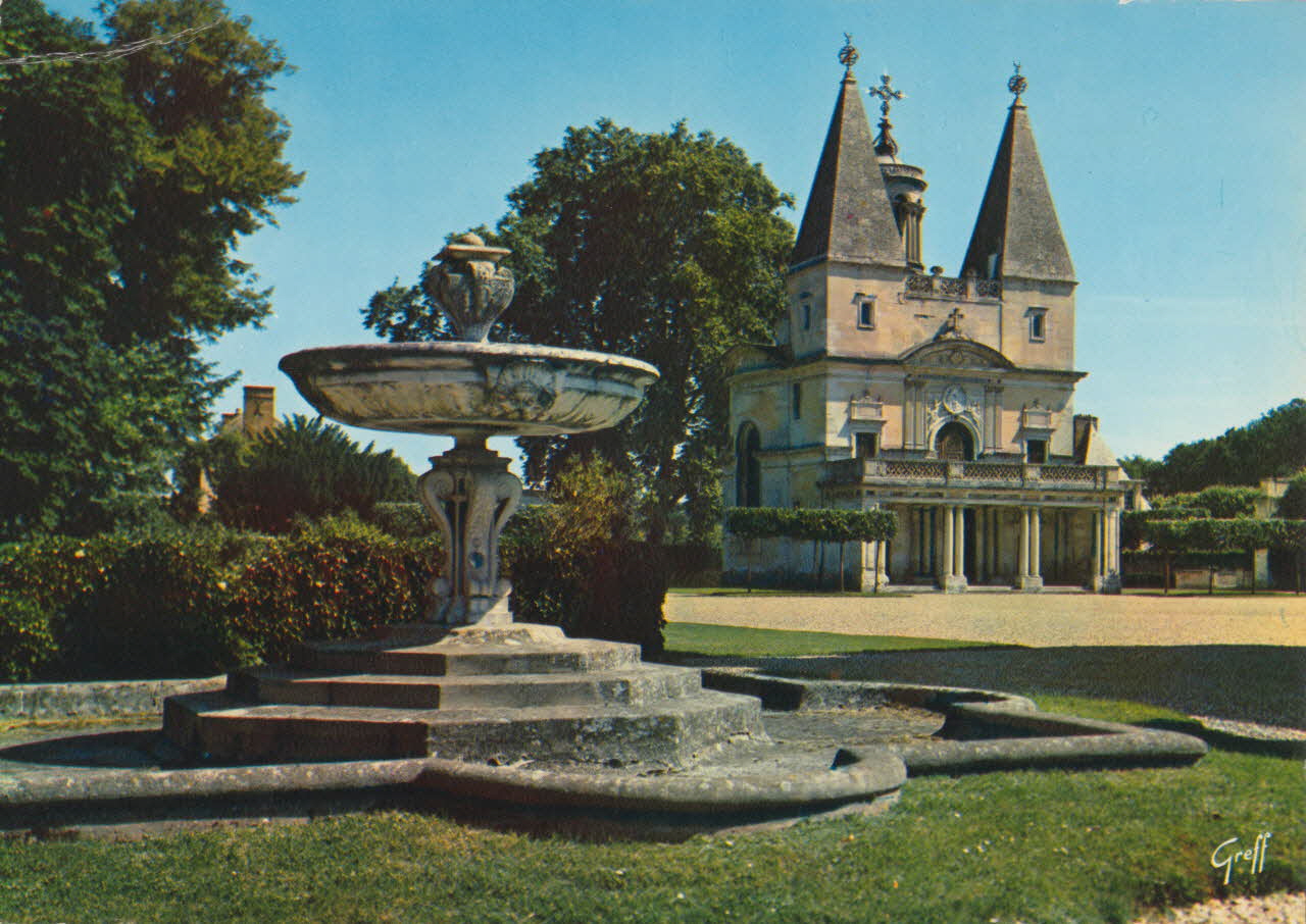 carte postale LA CHAPELLE ROYALE CONSTRUITE EN 1548 Eure-et-Loir 1950 016817 Photo