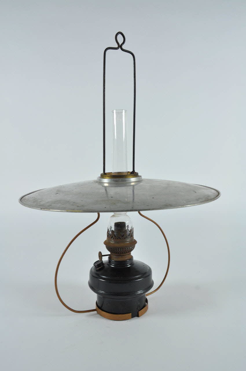 lampe à pétrole 1970.38.11.1- 4  Photo Mucem