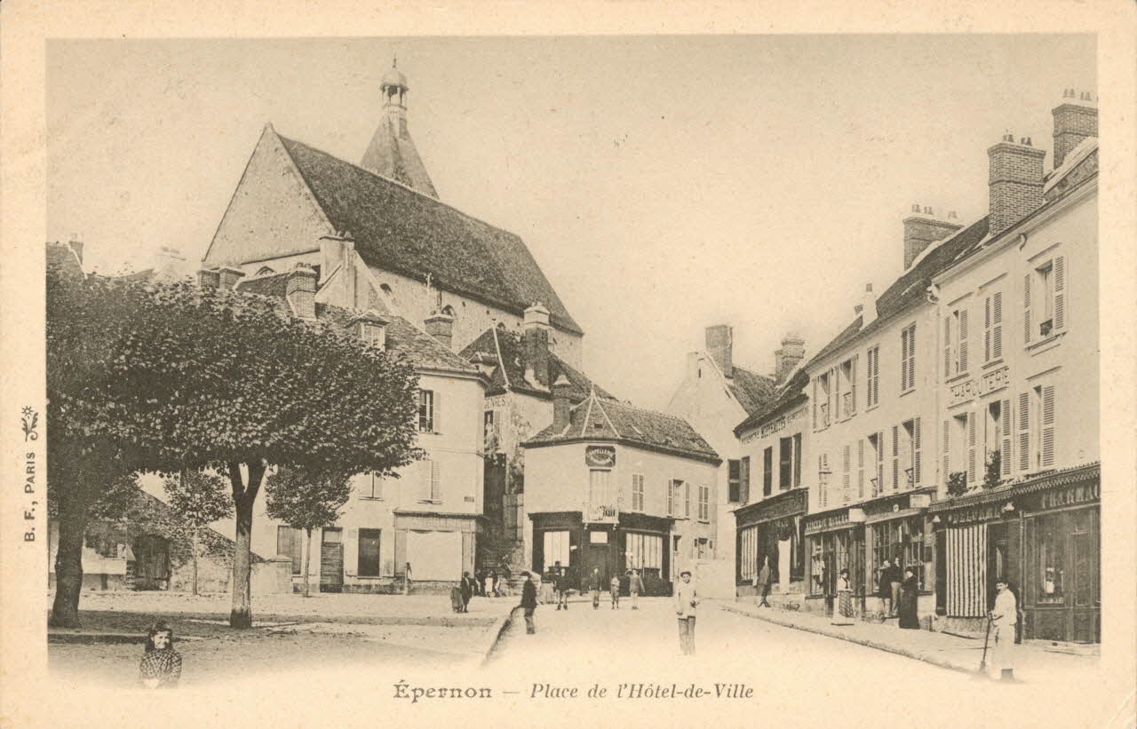 carte postale PLACE DE L'HOTEL DE VILLE Eure-et-Loir 1903 017458 Photo