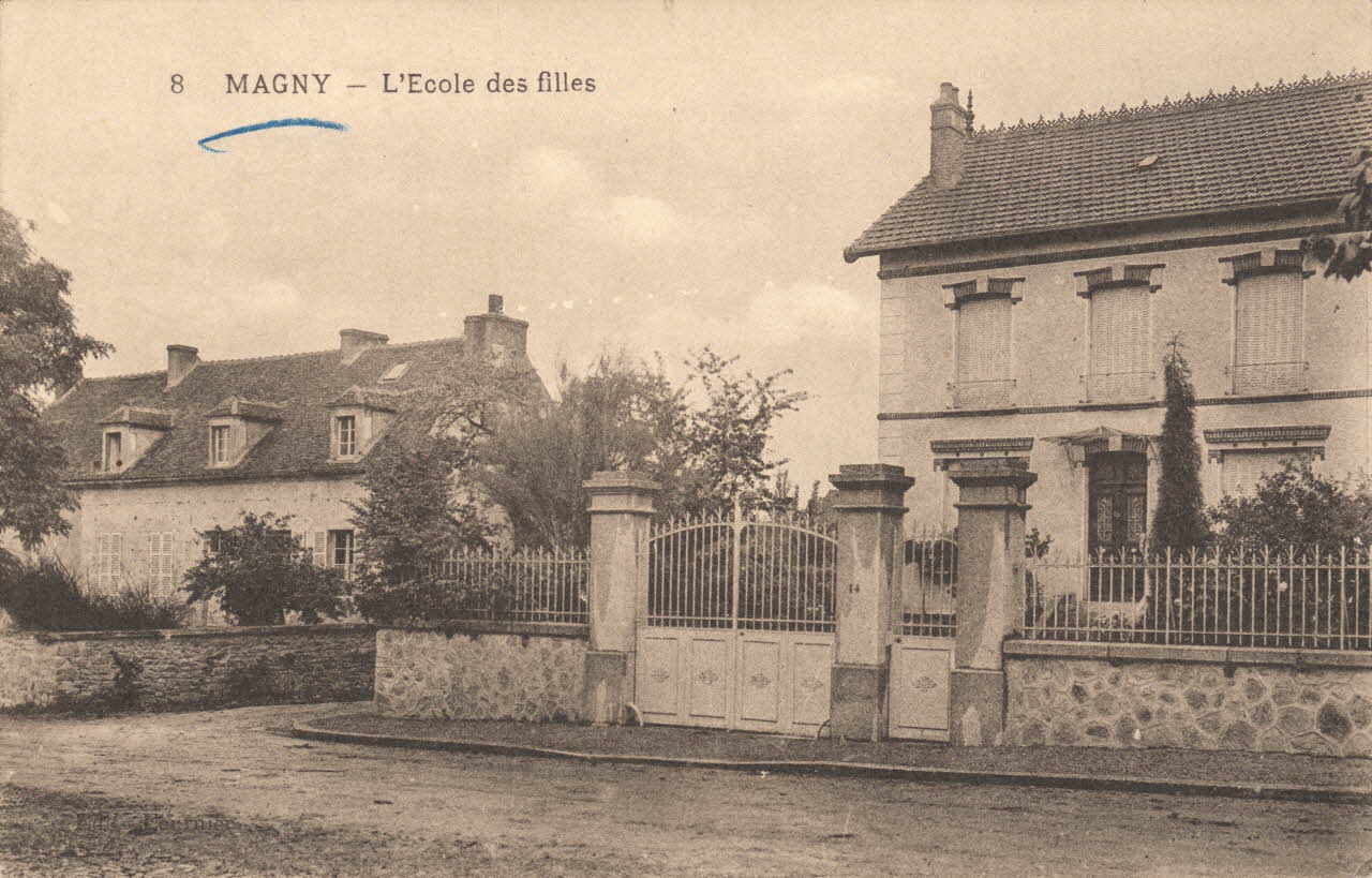 carte postale L'ECOLE DES FILLES Eure-et-Loir 1903-1920 017477 Photo