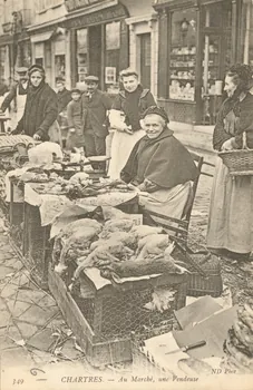 carte postale AU MARCHE, UNE VENDEUSE Eure-et-Loir 1903-1920 017499 Photo