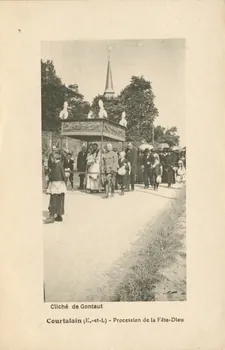 carte postale PROCESSION DE LA FETE DIEU Eure-et-Loir 1903-1920 017526 Photo