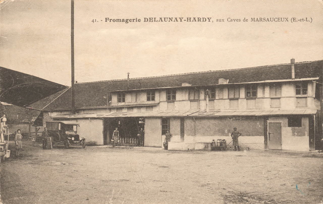 carte postale FROMAGERIE DELAUNAY HARDY Eure-et-Loir 1941 017550 Photo