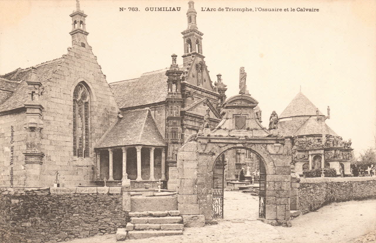 carte postale L'ARC DE TRIOMPHE, L'OSSUAIRE ET LE CALVAIRE Finistère 1903 017973 Photo