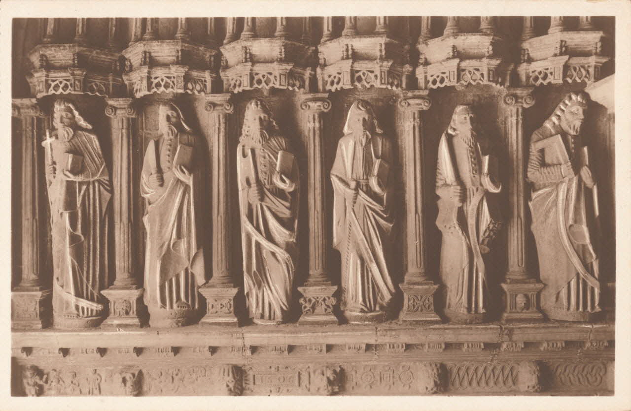 carte postale INTERIEUR DU PORCHE. LES APOTRES Finistère 1921-1950 017983 Photo