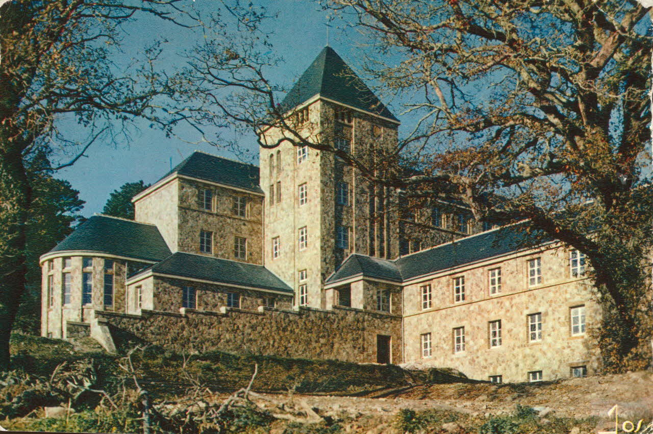 carte postale LA NOUVELLE ABBAYE (ARCHITECTE MICHEL) Finistère 1959 018047 Photo