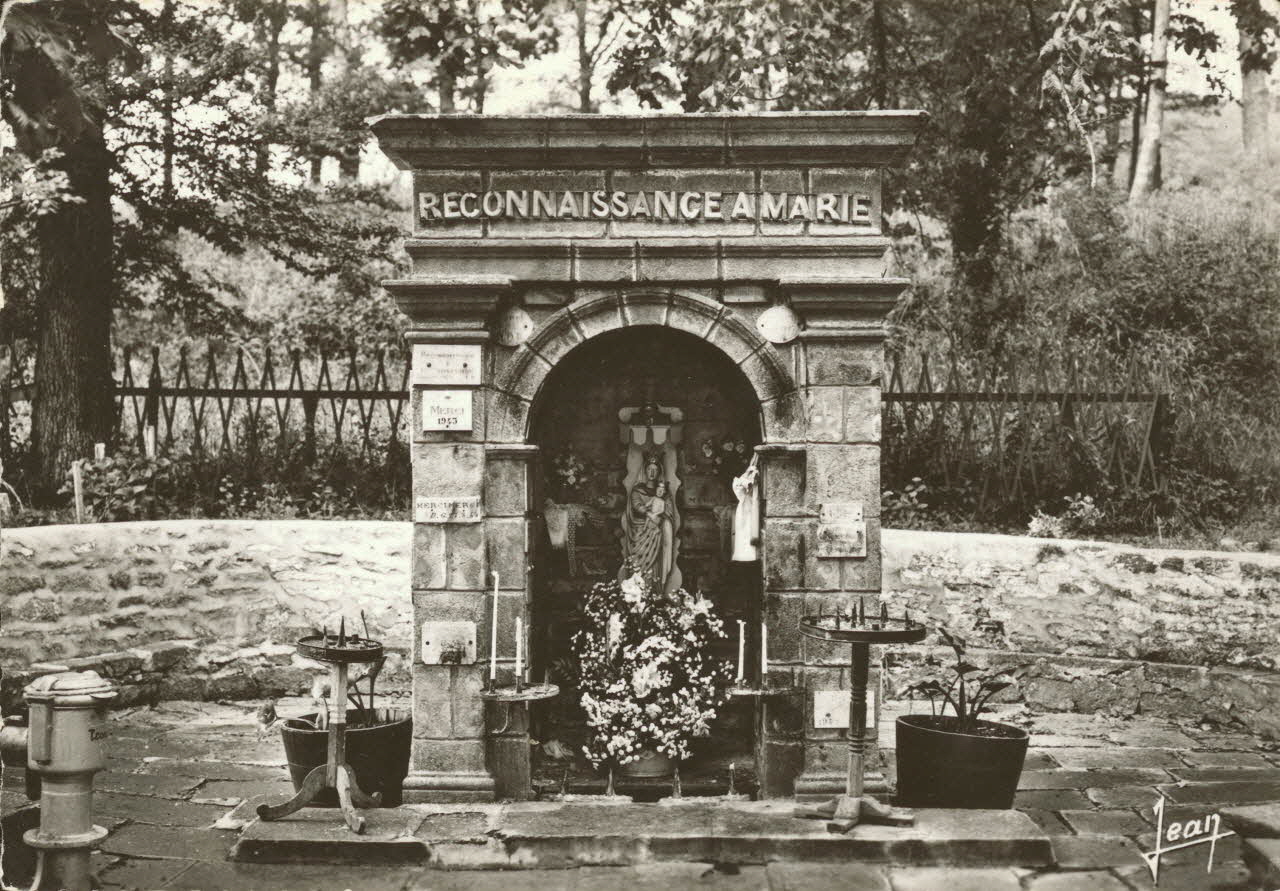 carte postale FONTAINE NOTRE-DAME DE ROSCUDON Finistère 1964 018159 Photo