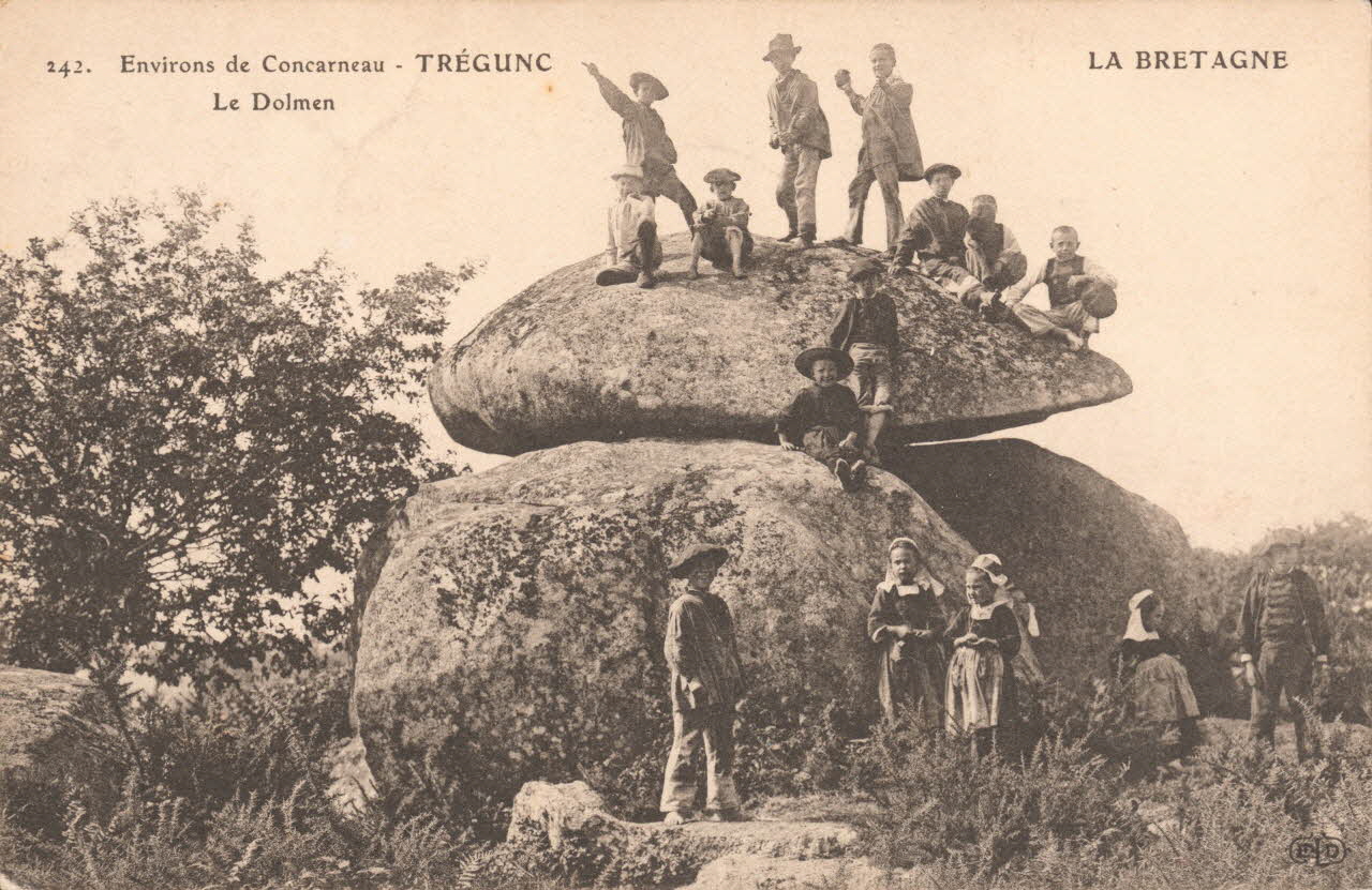carte postale LE DOLMEN Finistère 1903-1920 018427 Photo