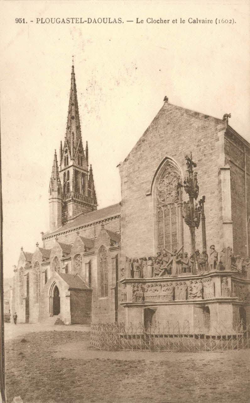 carte postale LE CLOCHER ET LE CALVAIRE Finistère 1903-1920 018520 Photo