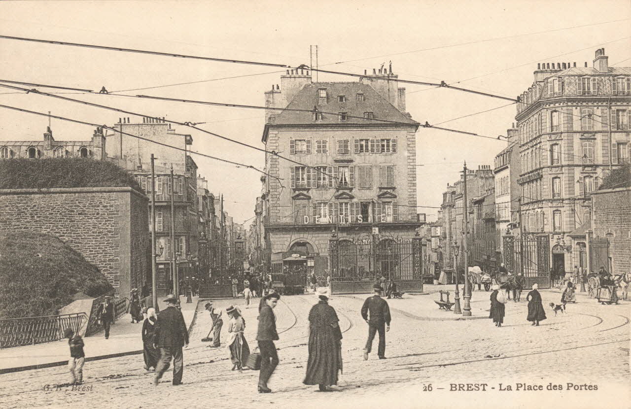 carte postale LA PLACE DES PORTES Finistère 1903-1920 018682 Photo