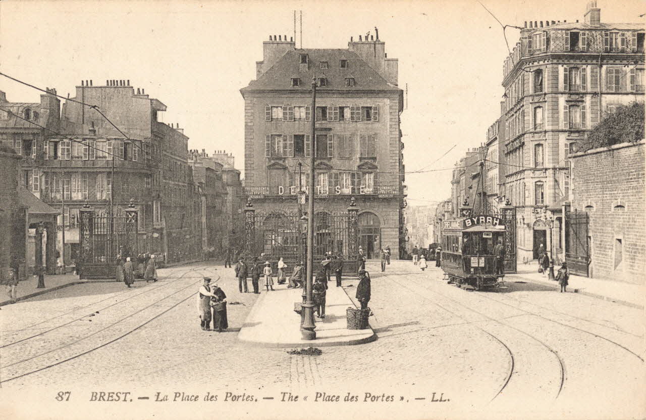 carte postale LA PLACE DES PORTES Finistère 1903-1920 018683 Photo