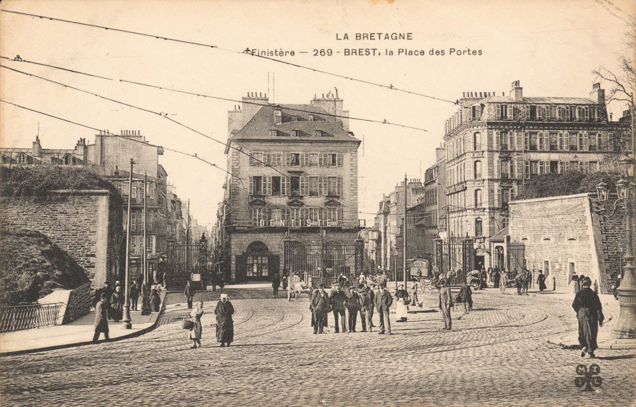 carte postale LA PLACE DES PORTES Finistère 1907 018684 Photo