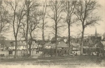carte postale LA PLACE DE LA LIBERTE Finistère 1903-1920 018691  Photo