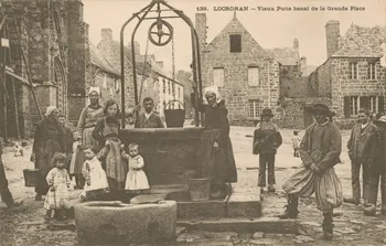 carte postale VIEUX PUITS BANAL, GRANDE PLACE Finistère 1903 018764 Photo