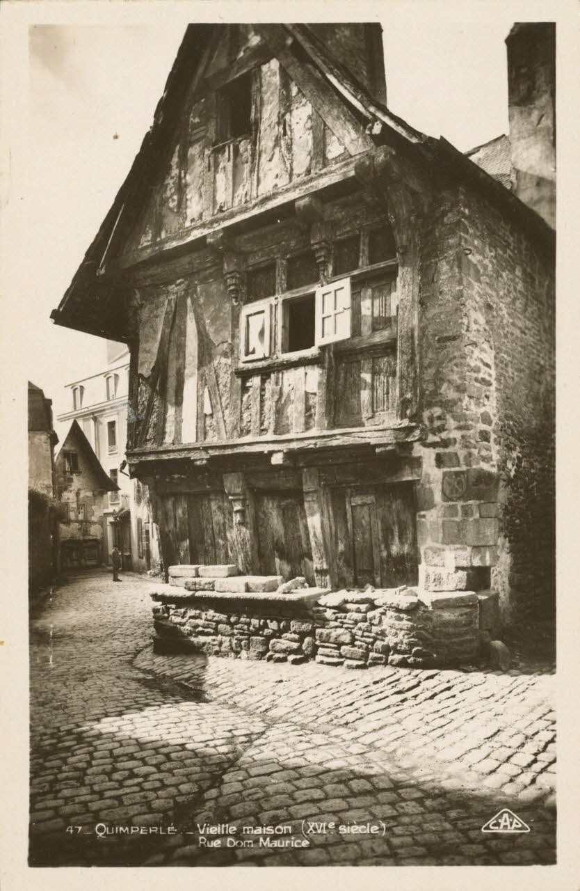 carte postale VIEILLE MAISON, 16E, RUE DOM MAURICE Finistère 1903-1950 018867 Photo
