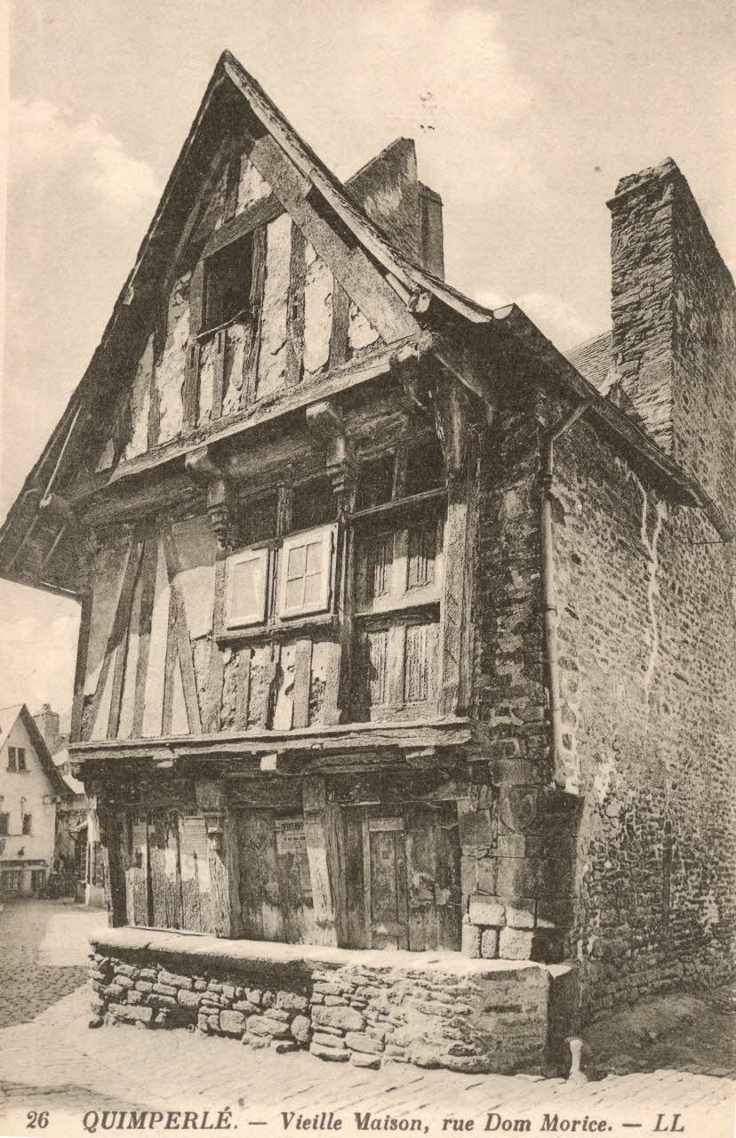 carte postale VIEILLE MAISON RUE DOM MORICE Finistère 1925 018869 Photo