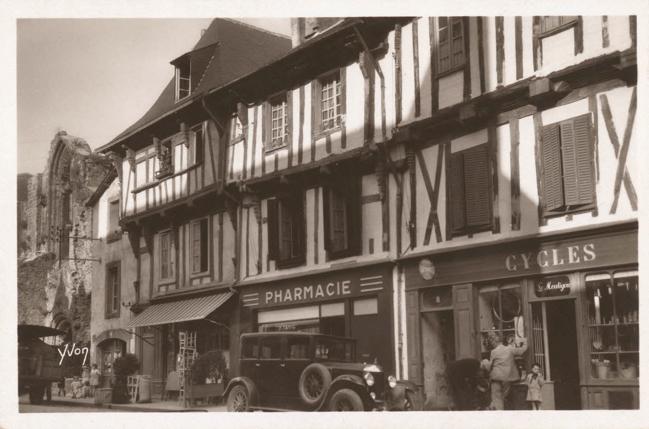carte postale VIEILLE MAISON, RUE BREMOND D'ARS Finistère 1921-1950 018877 Photo