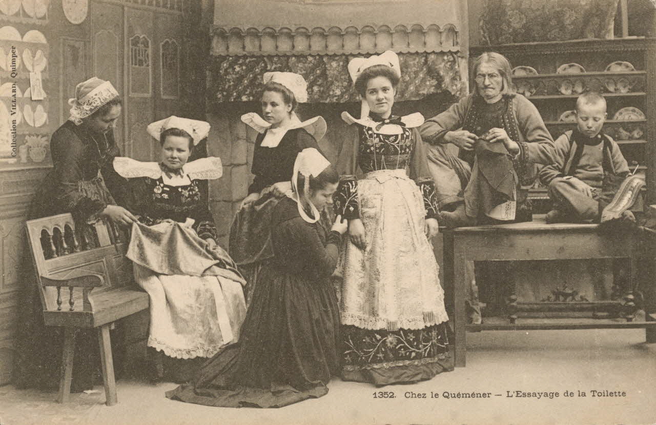 carte postale ESSAYAGE DE LA TOILETTE 1903-1920 018948 Photo