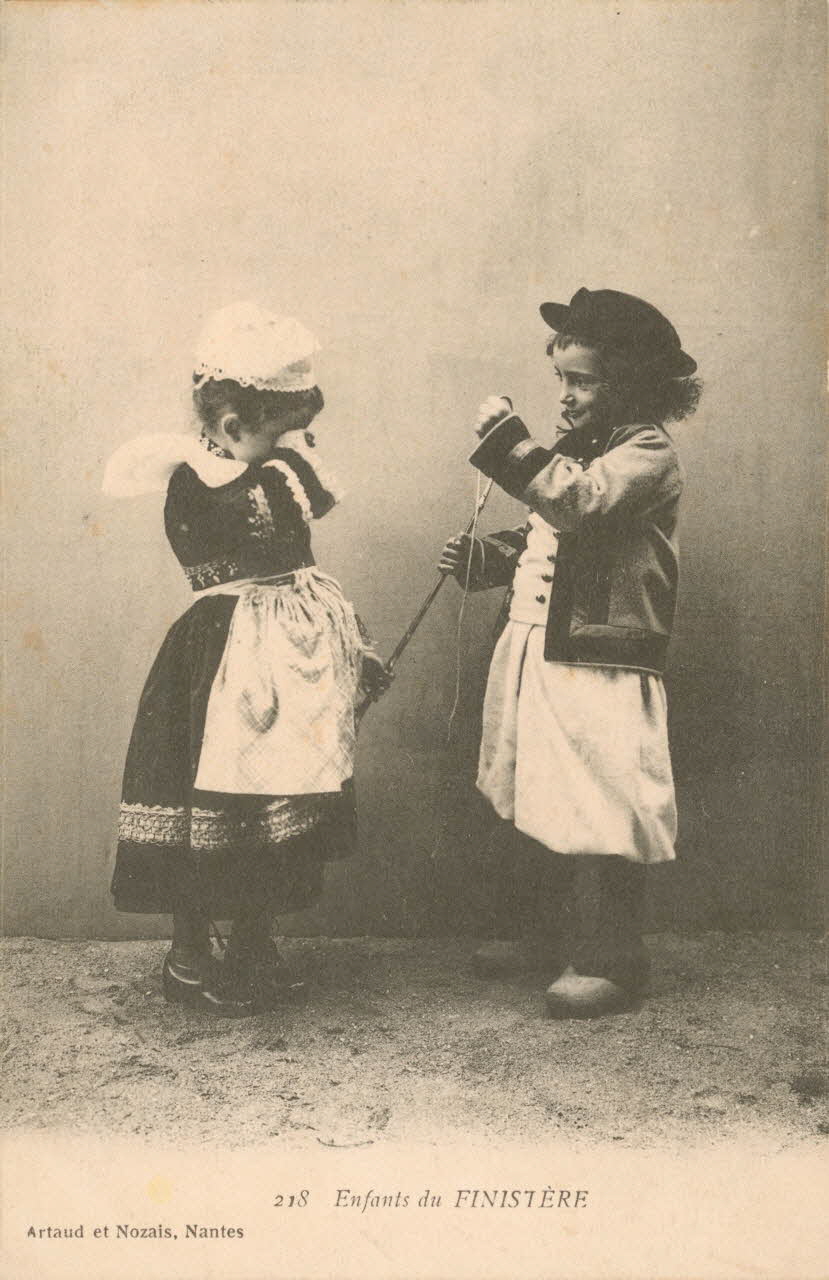 carte postale ENFANTS DU FINISTERE 1903-1920 018979 Photo