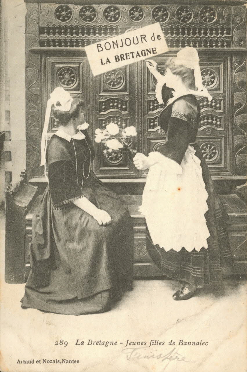 carte postale JEUNES FILLES DE BANNALEC Finistère 1918 018998 Photo