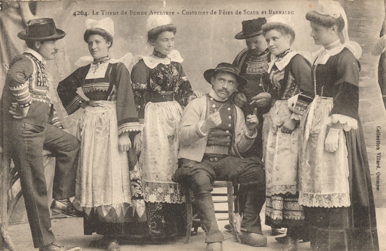 carte postale COSTUMES DE FETES Finistère 1903-1920 019004 Photo