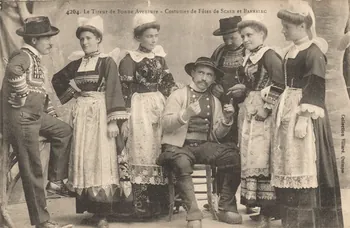 carte postale COSTUMES DE FETES Finistère 1903-1920 019004  Photo