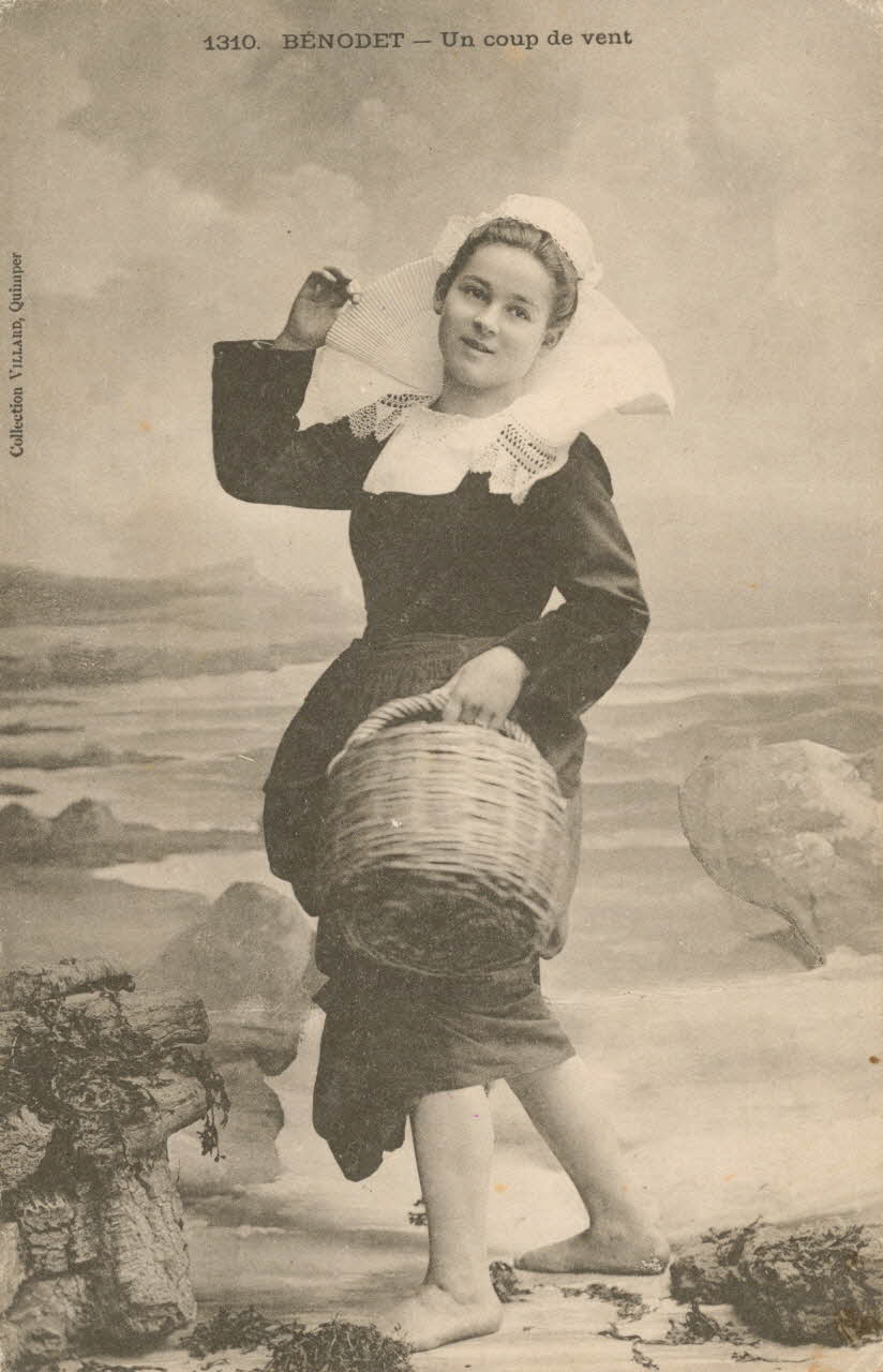 carte postale UN COUP DE VENT Finistère 1906 019011 Photo